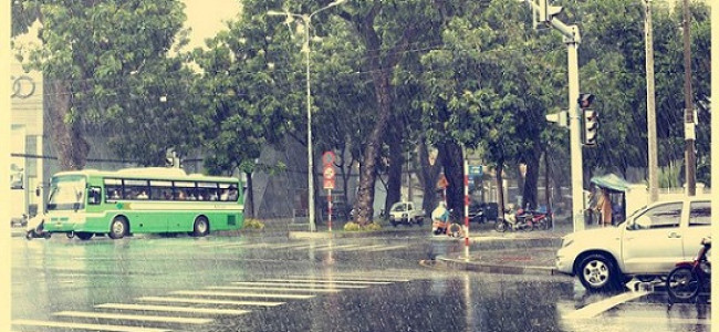 Sài Gòn dạo này hay nắng mưa